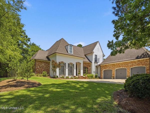 100 Cedar Woods Drive, Madison, MS 39110