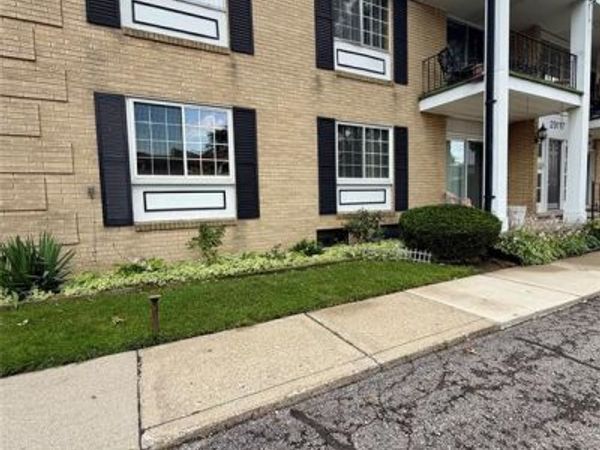 29117 Hayes Road, Warren, MI 48088