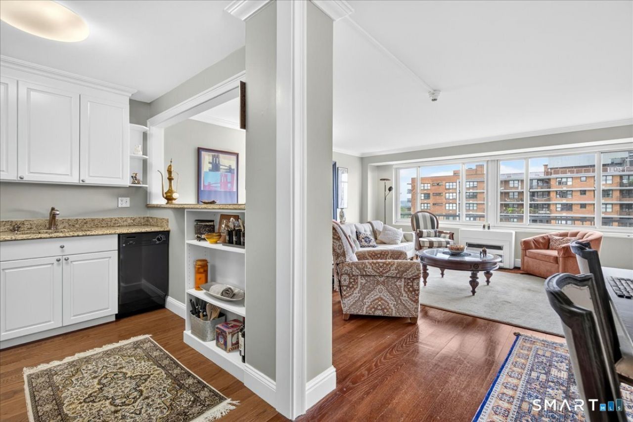100 York, Unit 15-P, New Haven, CT 06511 Main Photo