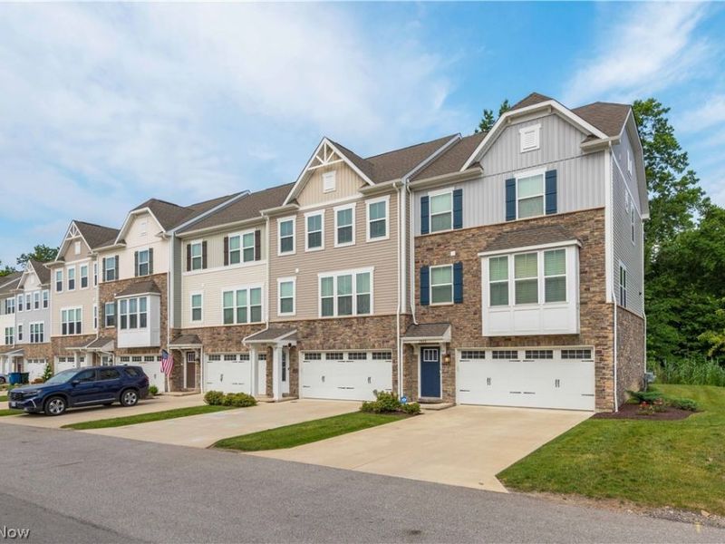 1422 Chateau Place, Avon, OH 44011 Photo 4