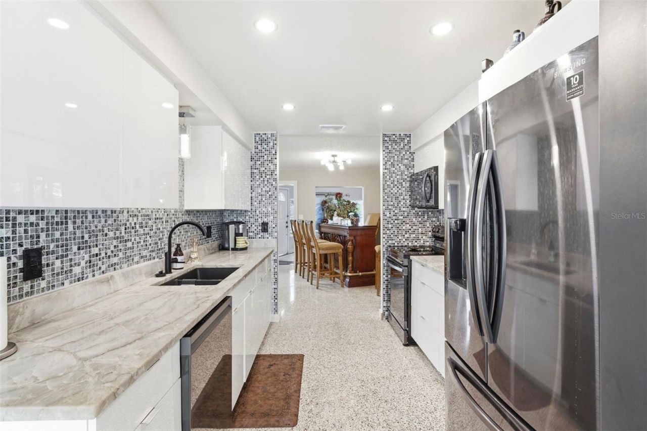 3947 Huntington Street Ne, Saint Petersburg, FL 33703 Photo