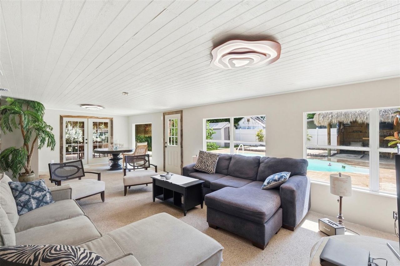 3947 Huntington Street Ne, Saint Petersburg, FL 33703 Photo