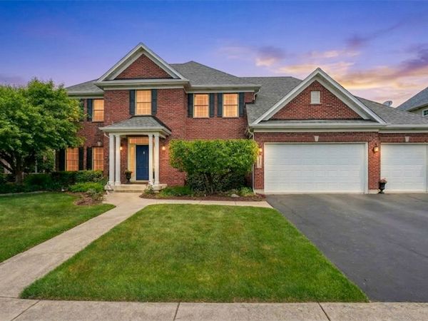 40W612 N Blue Lake Circle , Campton Hills, IL 60175