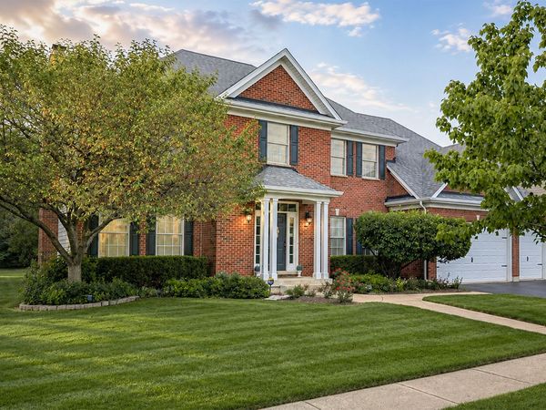 40W612 N Blue Lake Circle, Campton Hills, IL 60175