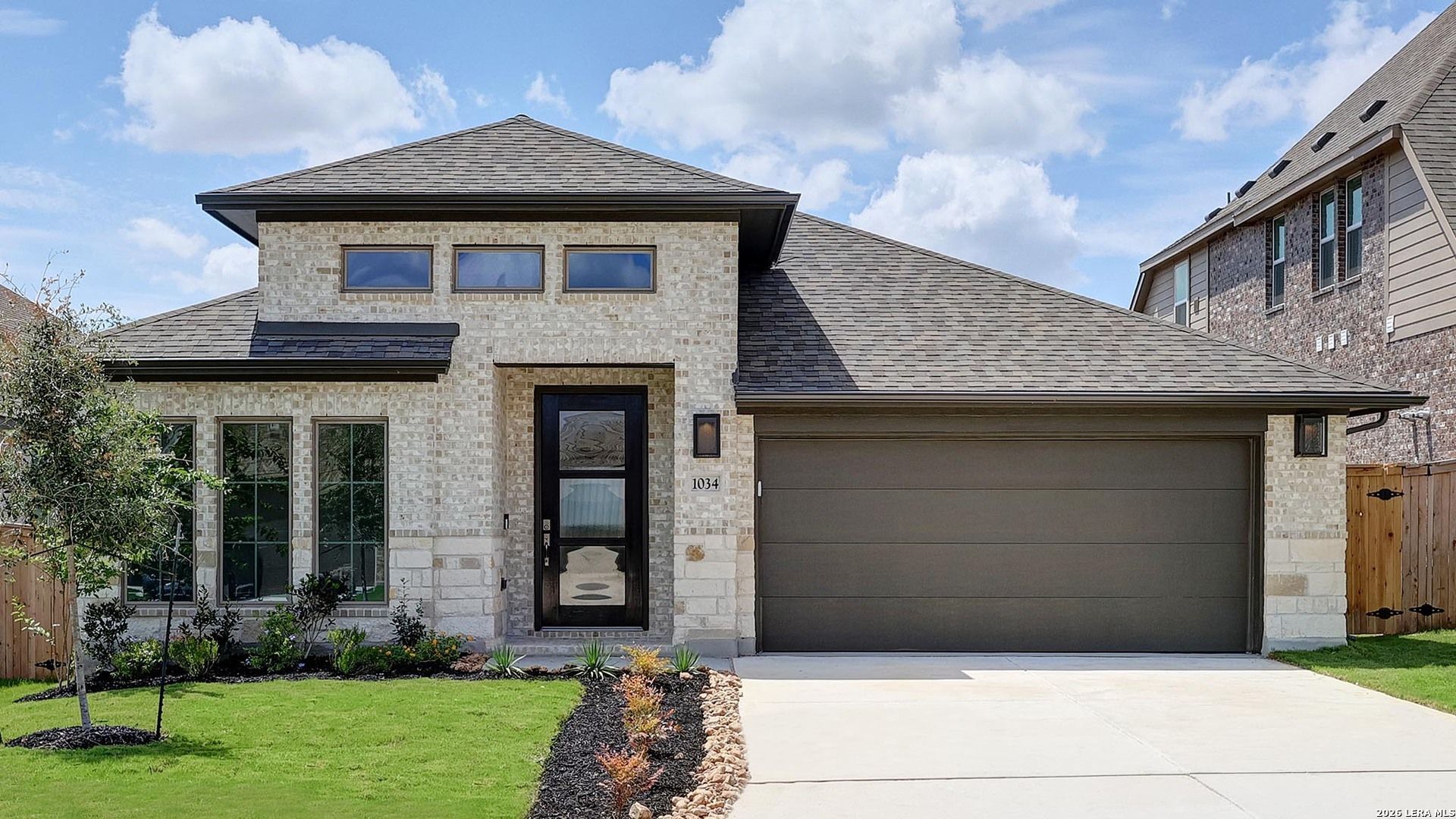 1034 Neria Loop, San Antonio, TX 78224 Main Photo
