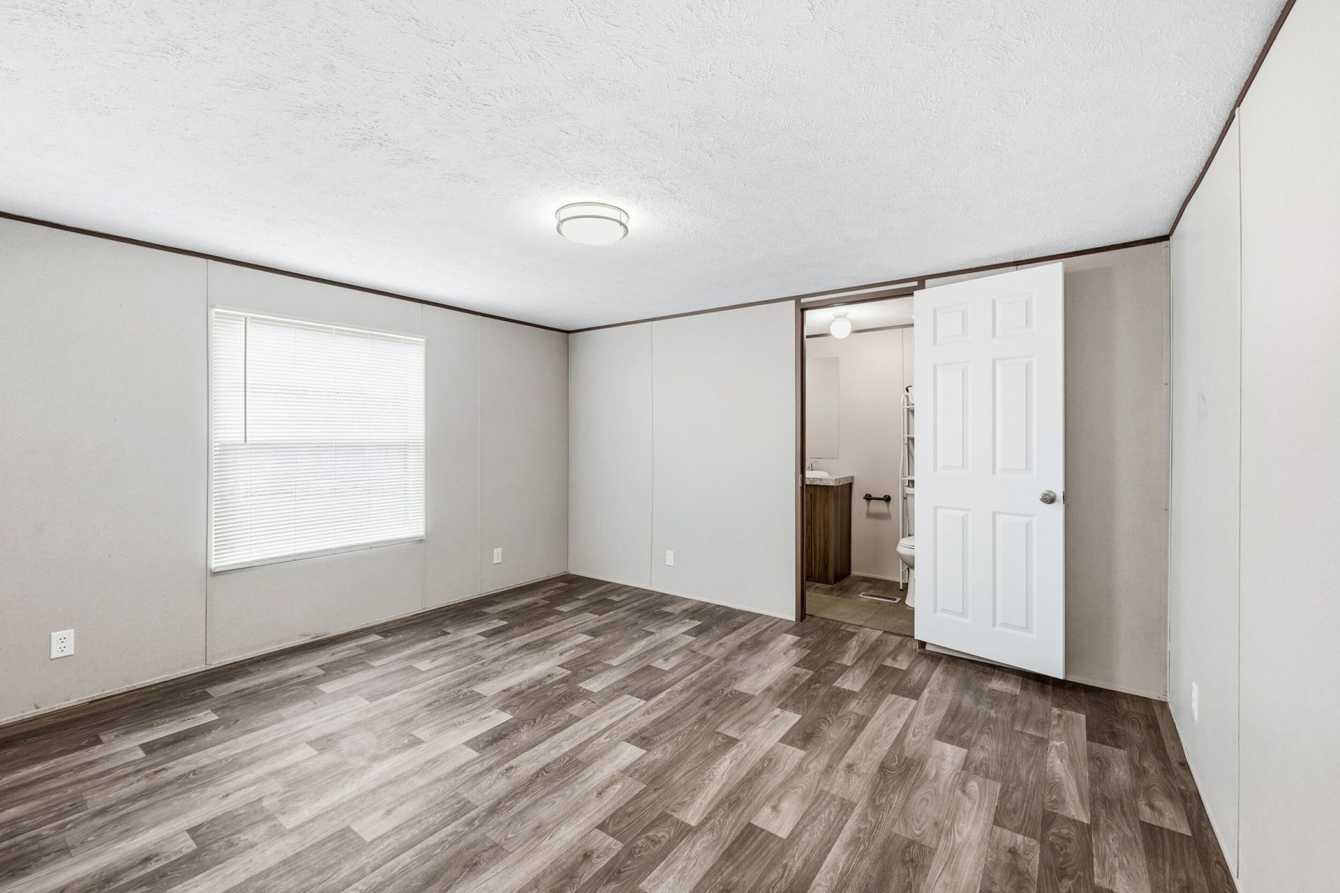 1222 Birch Creek Road Photo 8