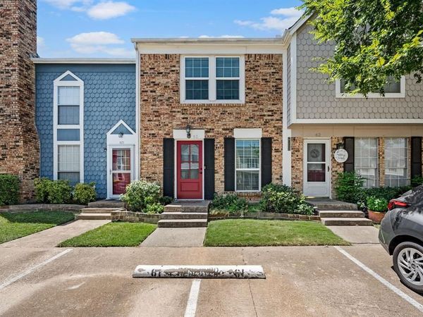 61 Abbey Road , Euless, TX 76039