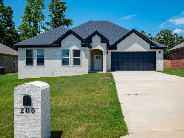 206 Bucky Beaver St, Jacksonville, AR 72076