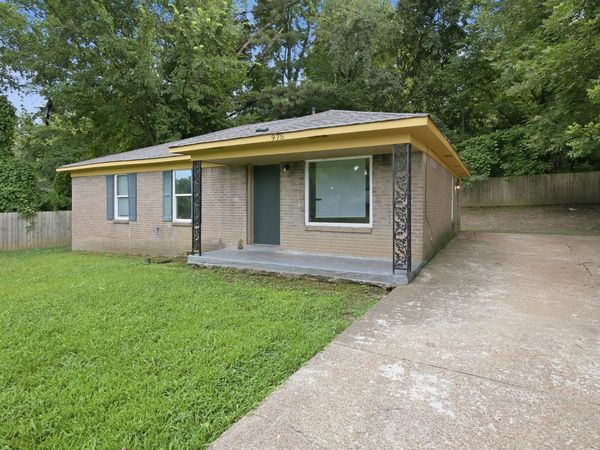 975 SHADOWLINE DR, Memphis, TN 38109