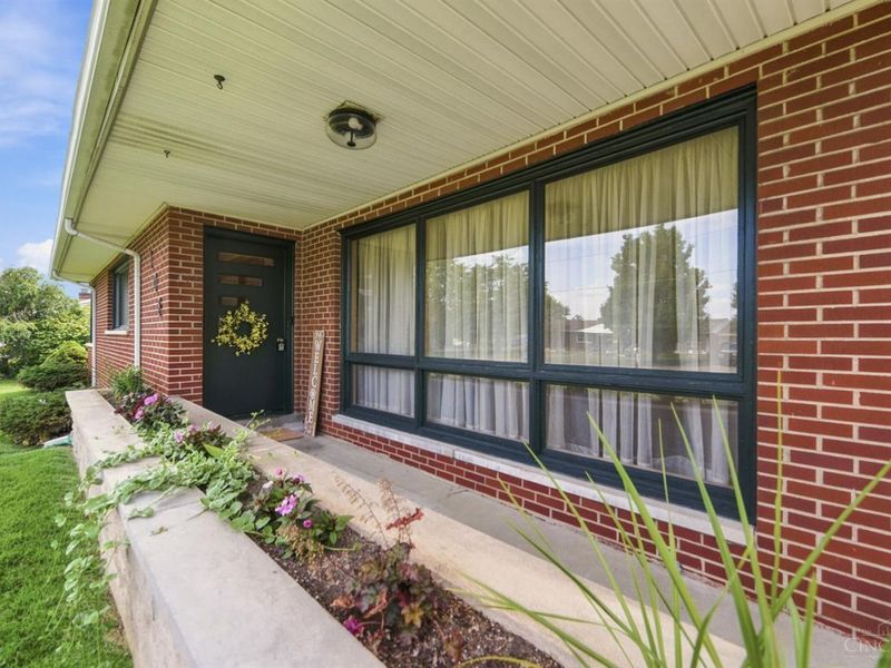 108 Batsey Drive, Middletown, OH 45044 Photo 2