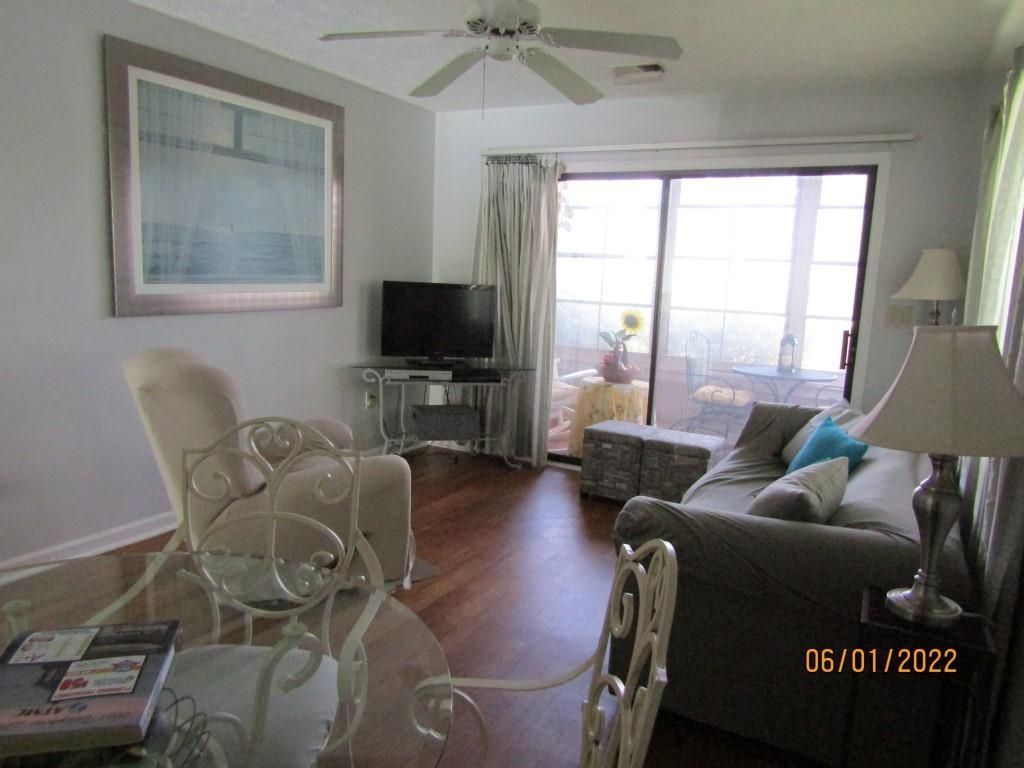 4266 Pinehurst Circle  Photo 7