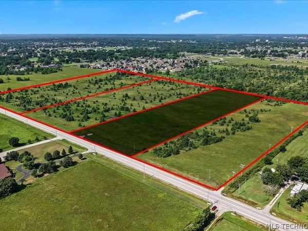 Bison Road , Bartlesville, OK 74006