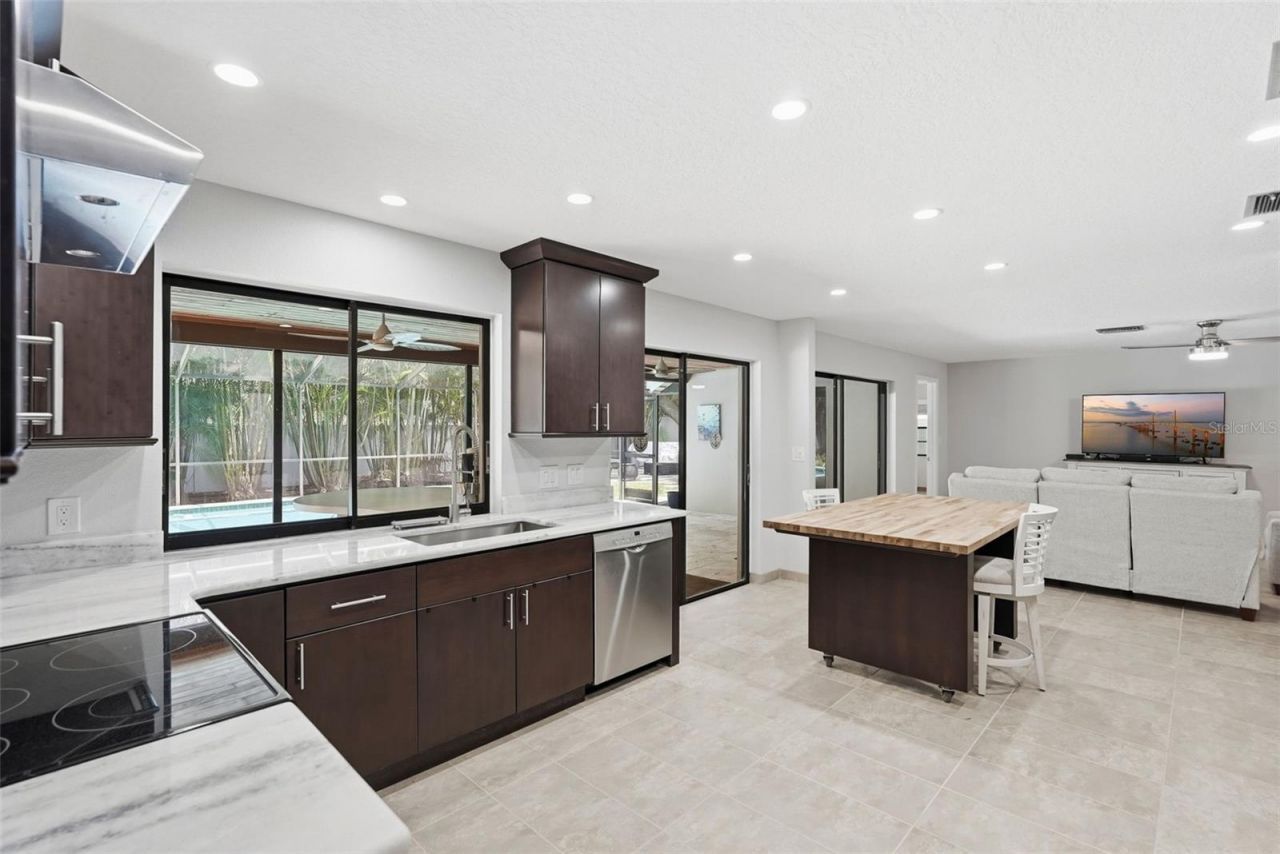 707 Knollwood Drive , Largo, FL 33770 Photo