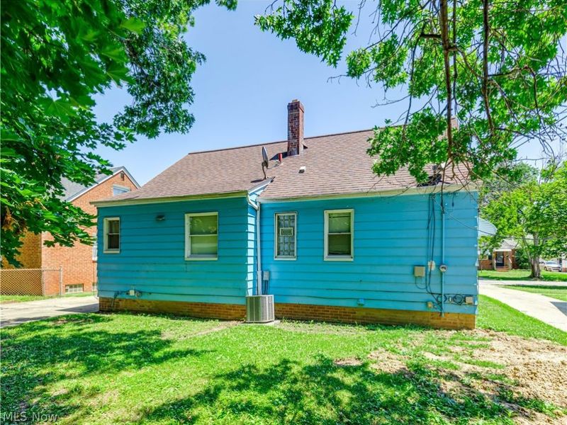 294 E 264th Street, Euclid, OH 44132 Photo 3
