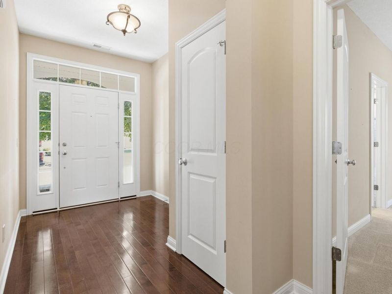 6810 John Drive, Canal Winchester, OH 43110 Photo 5
