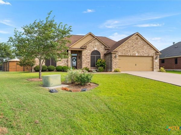 104 Madison Lane , Thrall, TX 76578