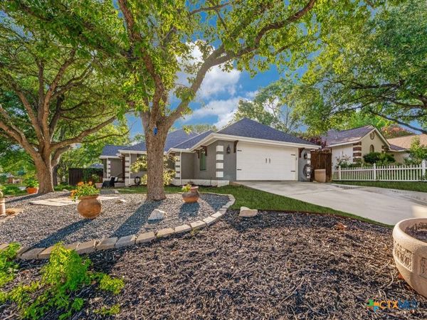 1933 Squire Circle , New Braunfels, TX 78130