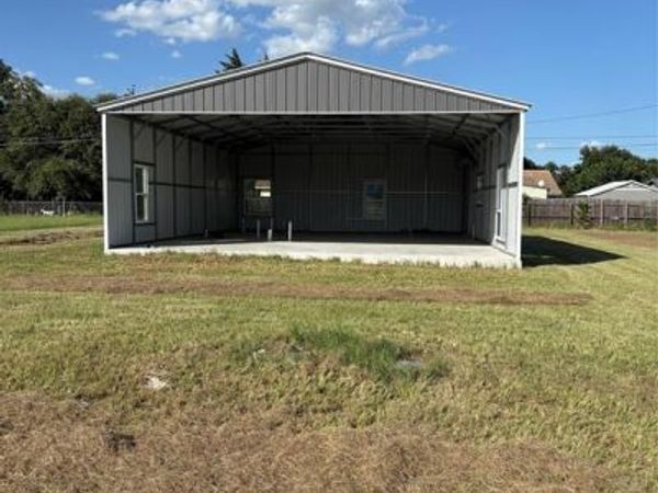 107 Cedar Creek , Groesbeck, TX 76642