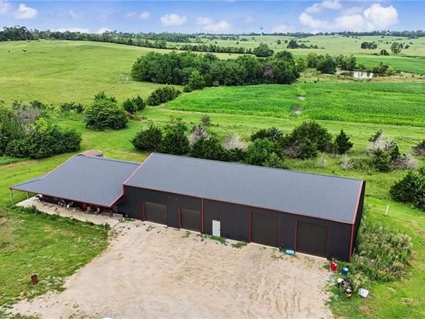 2216 Eisenhower Road, Ottawa, KS 66067