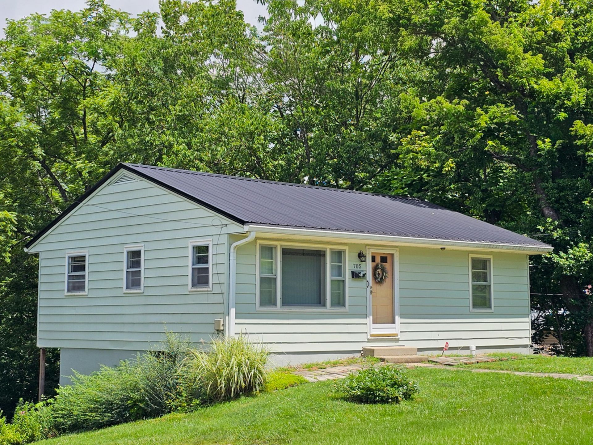 705 Beaumont Avenue, Harrodsburg, KY 40330 Main Photo