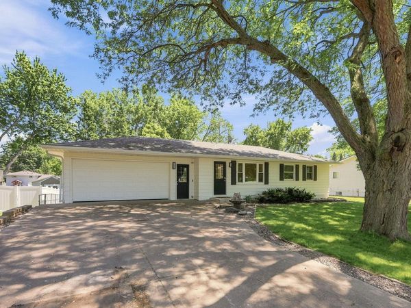 340 Ranchview Lane N, Plymouth, MN 55447