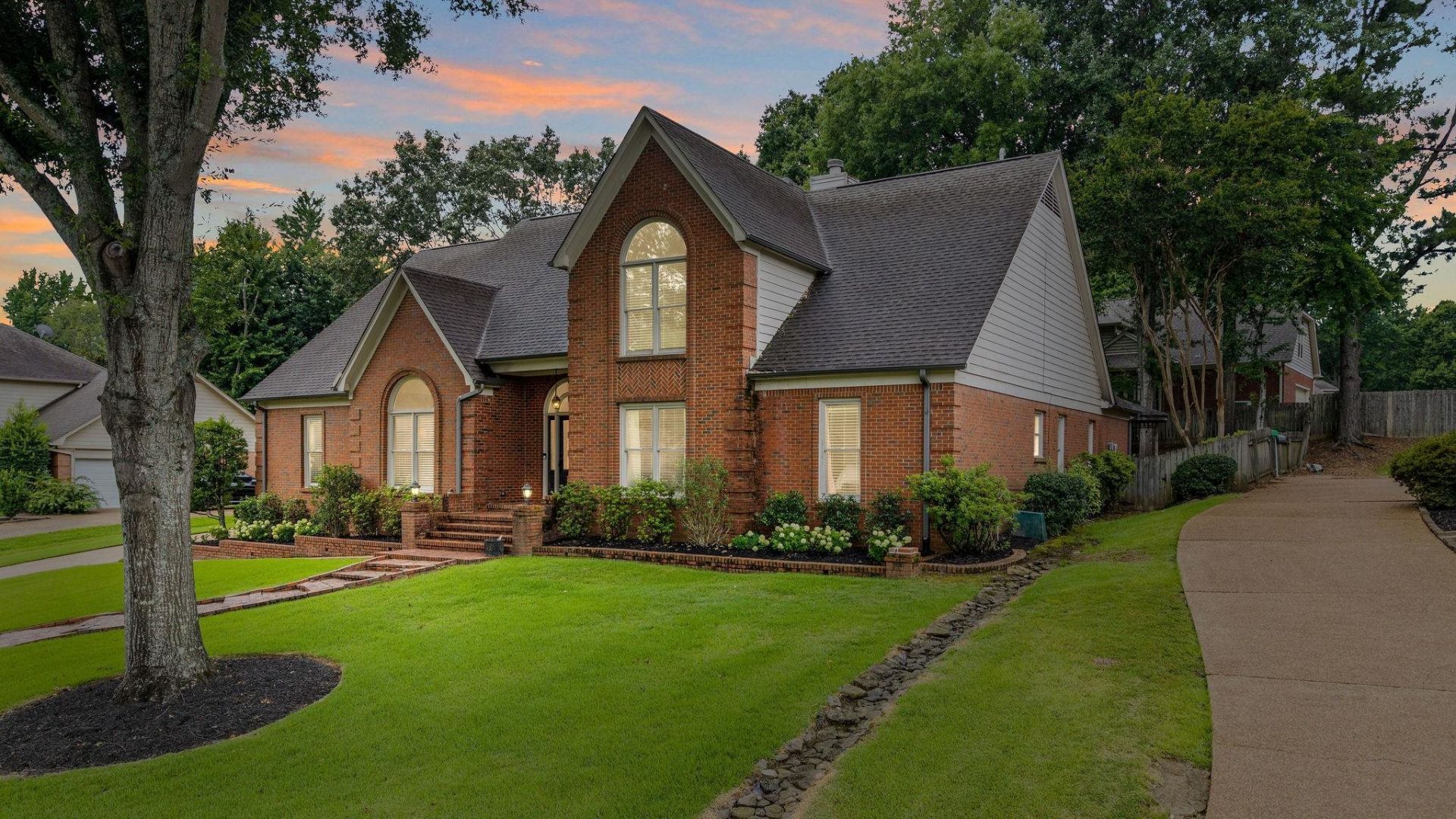 2673 Hunters Forest Dr, Germantown, TN 38138 Main Photo