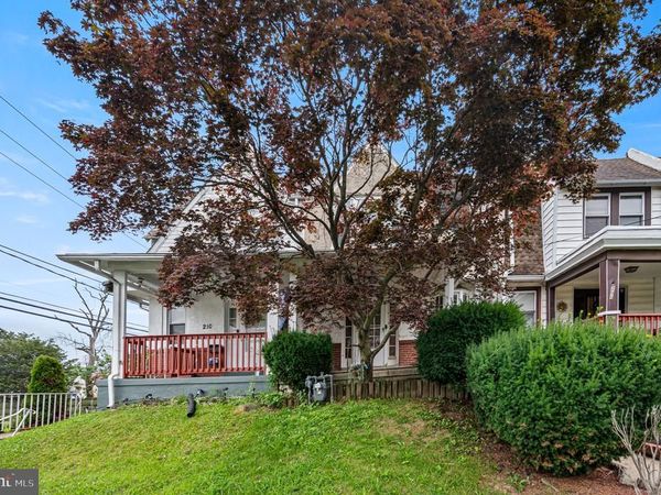 208 E ESSEX AVENUE , LANSDOWNE, PA 19050