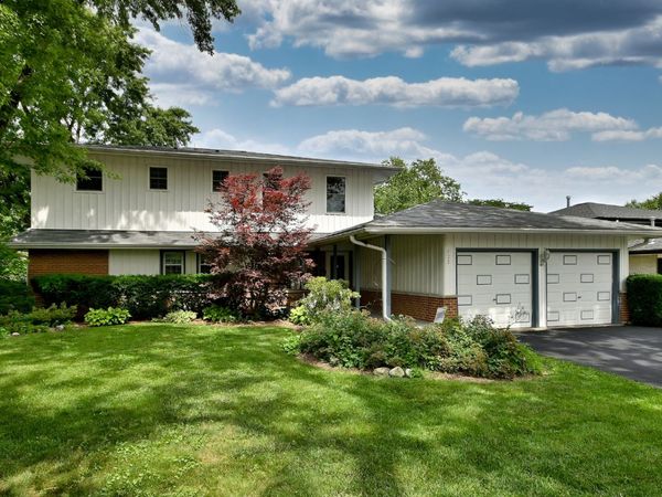 823 Milbeck Avenue , Elk Grove Village, IL 60007