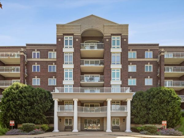 7051 W Touhy Avenue , Unit 604, Niles, IL 60714