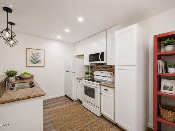 5525 E THOMAS Road, Unit R13, Phoenix, AZ 85018