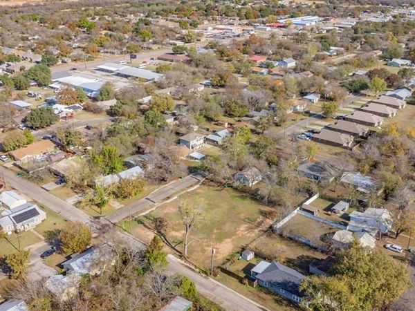 1040 W Oak Street , Stephenville, TX 76401