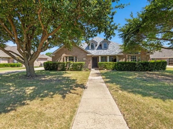 135 Honeysuckle Drive , Justin, TX 76247