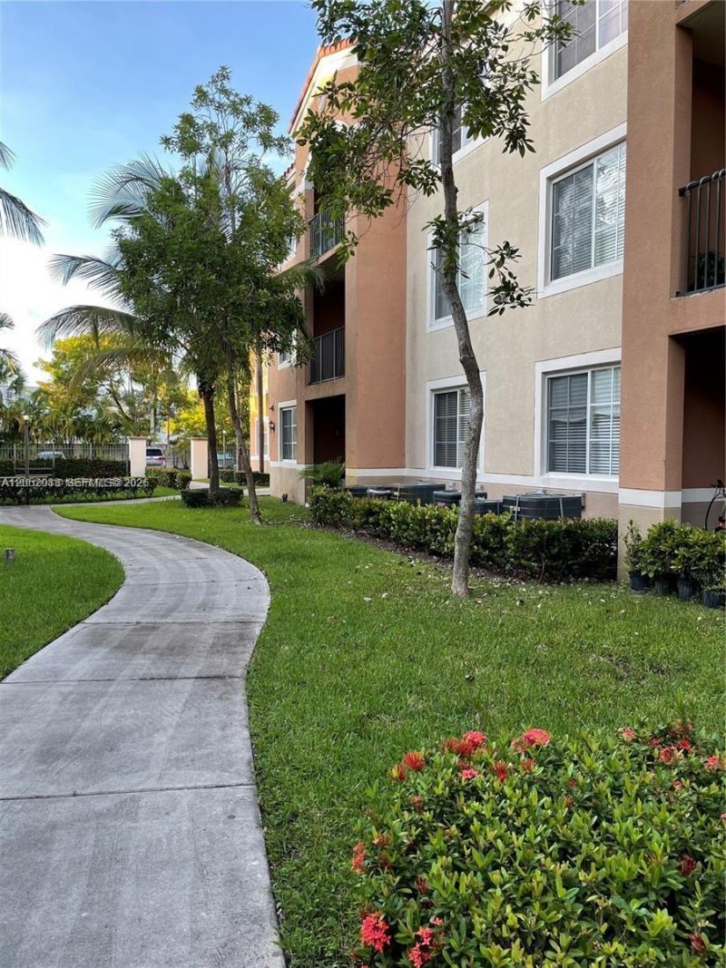6861 SW 44th St , Unit 209, Miami, FL 33155 Photo