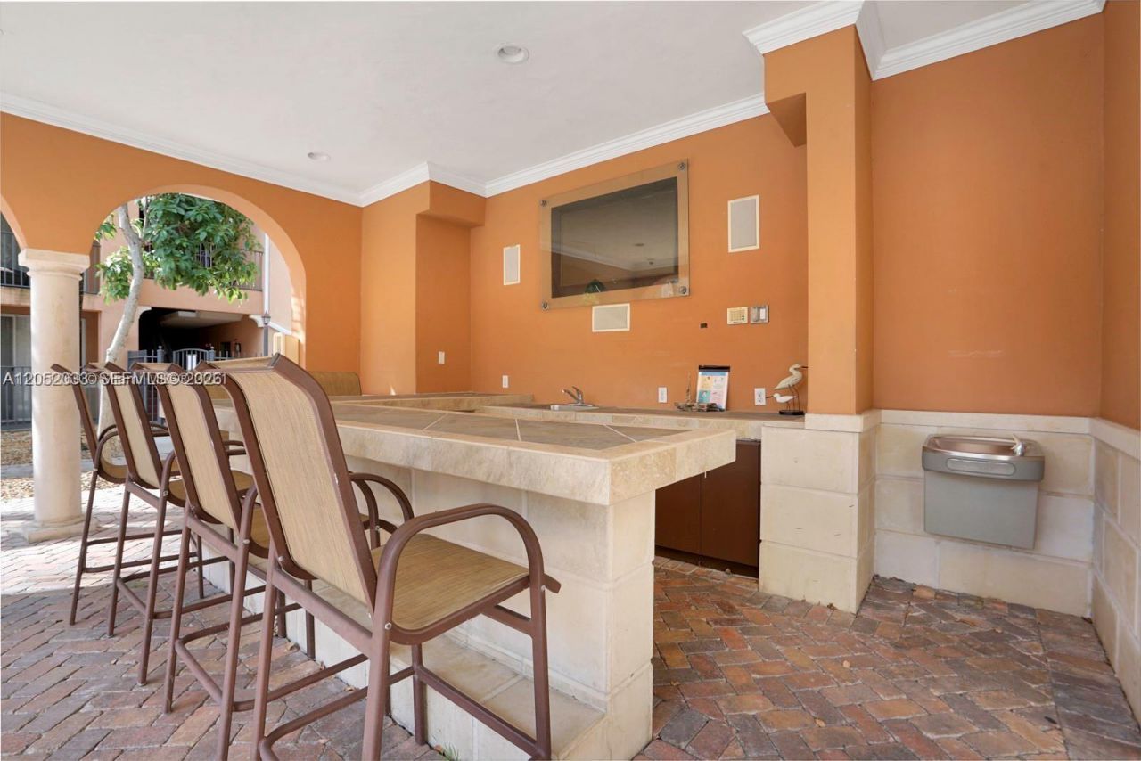 6861 SW 44th St , Unit 209, Miami, FL 33155 Photo