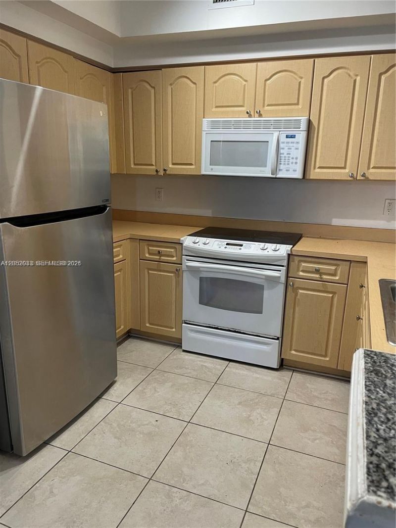 6861 SW 44th St , Unit 209, Miami, FL 33155 Photo