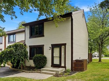 151 Charlesgate Circle, East Amherst, NY 14051