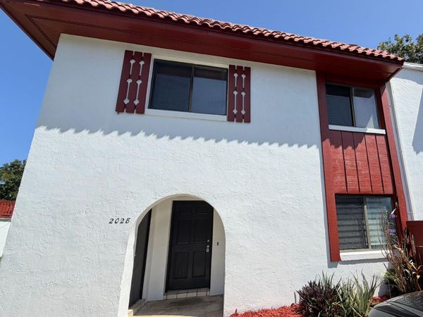 2028 Oak Meadow Circle, South Daytona, FL 32119