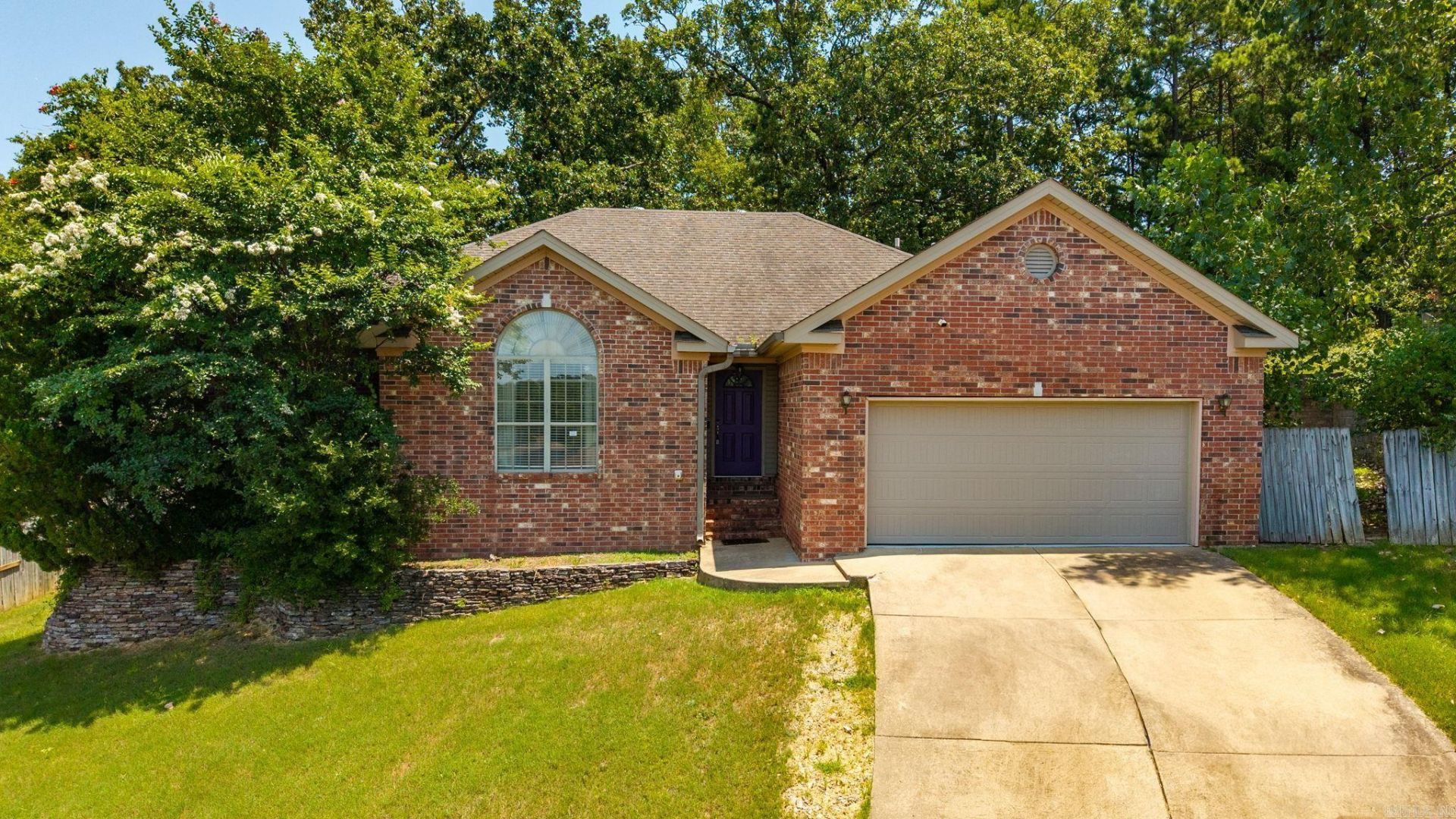 94 Emerald Drive Maumelle, AR 72113