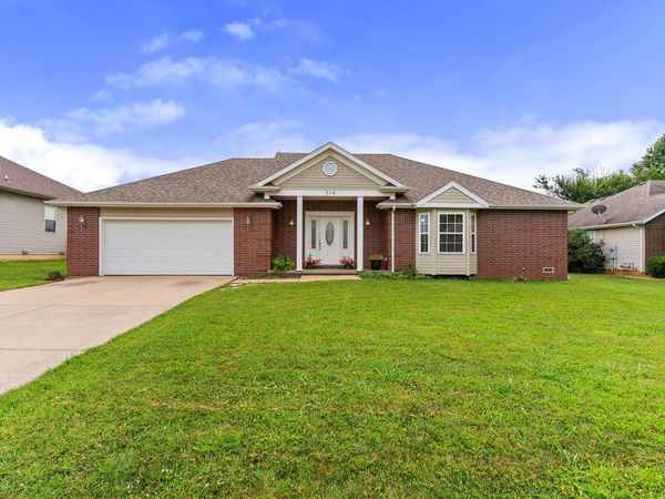 716 Shelley Street , Willard, MO 65781
