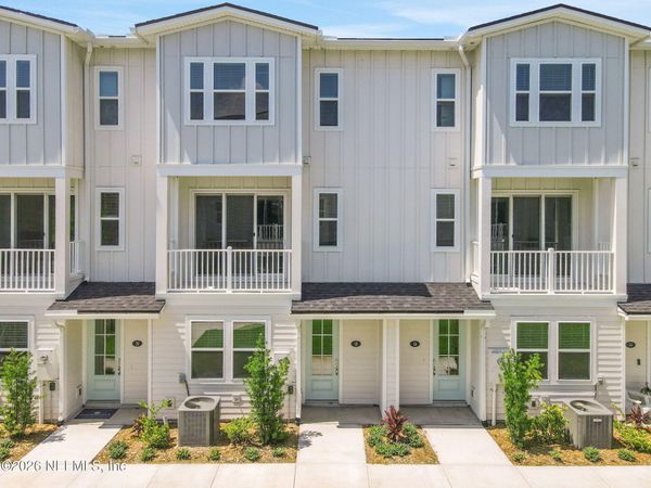 18 N BEACH Way, Jacksonville Beach, FL 32250