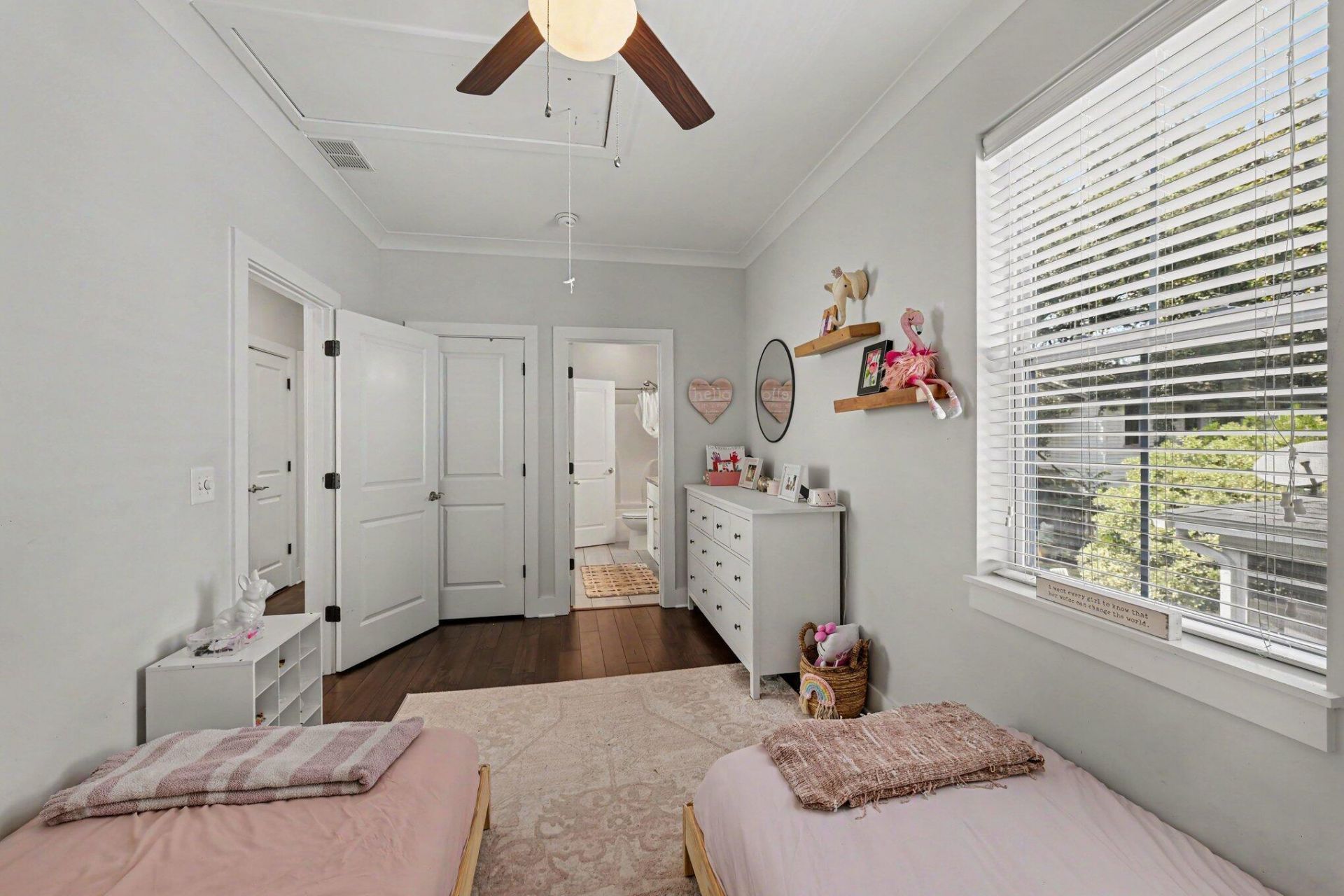 4619 Oakwood Avenue Photo 13