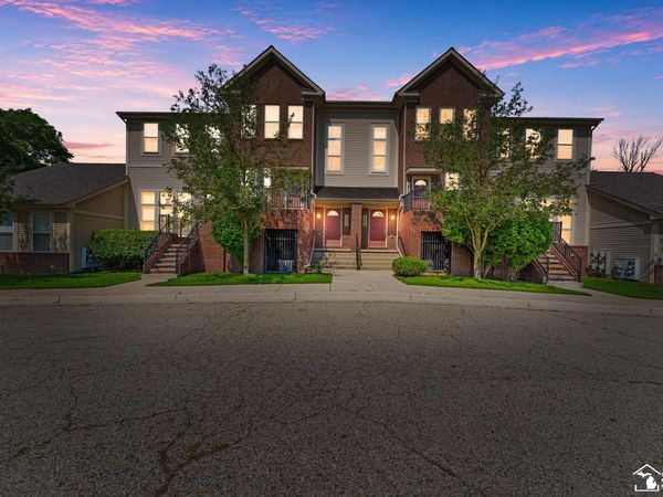 1346 Hillcrest Drive, Waterford, MI 48327