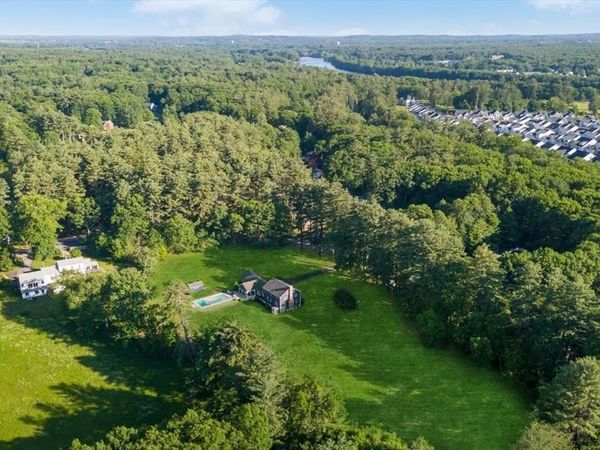 15 - 17 Lawndale Rd, Tyngsborough, MA 01879