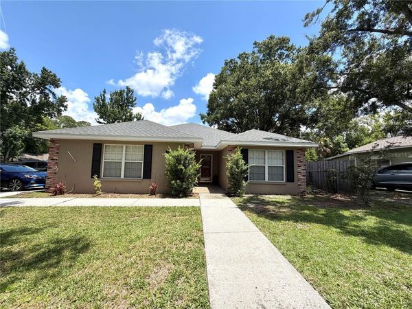 902 E TOMLIN STREET , PLANT CITY, FL 33563