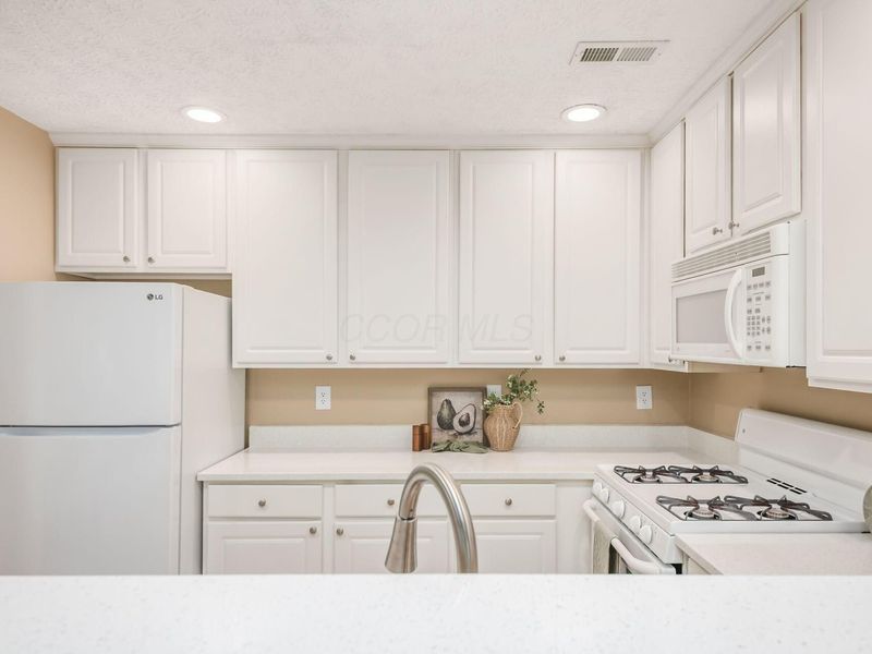 5315 Stonemeadow Avenue, Unit F, Columbus, OH 43220 Photo 10