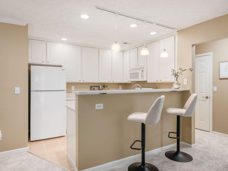 5315 Stonemeadow Avenue, Unit F, Columbus, OH 43220 Photo 8
