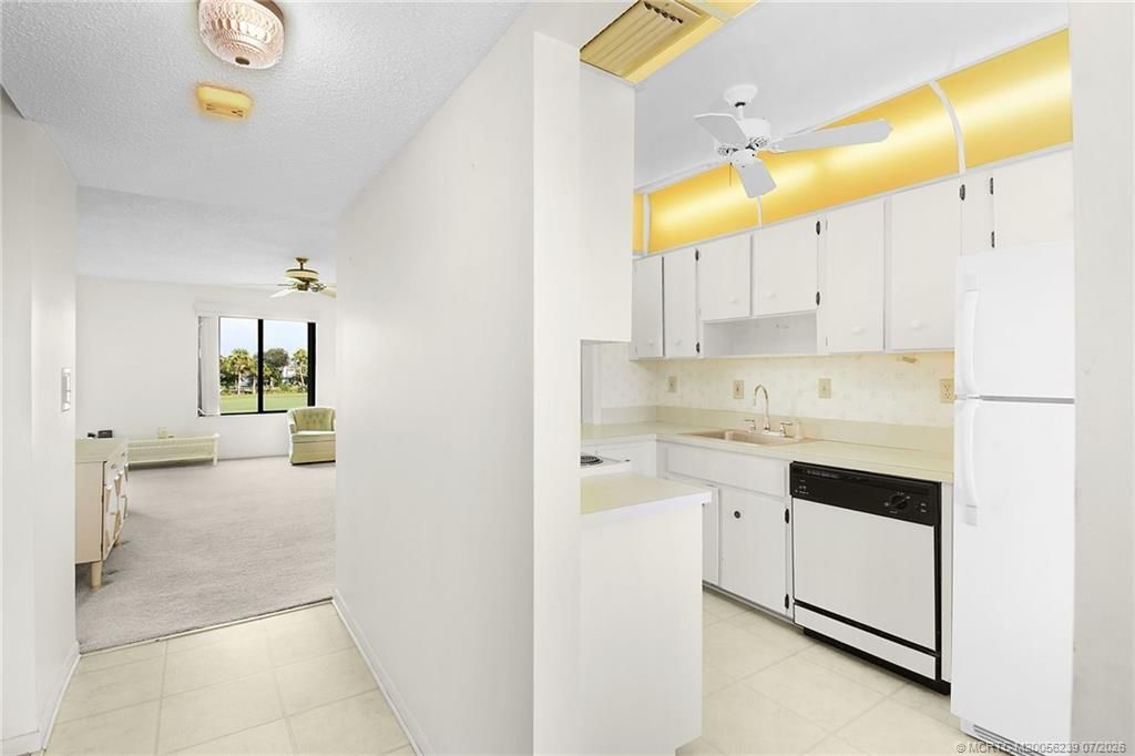 5463 SE Miles Grant Road, Unit B212, Stuart, FL 34997 Photo