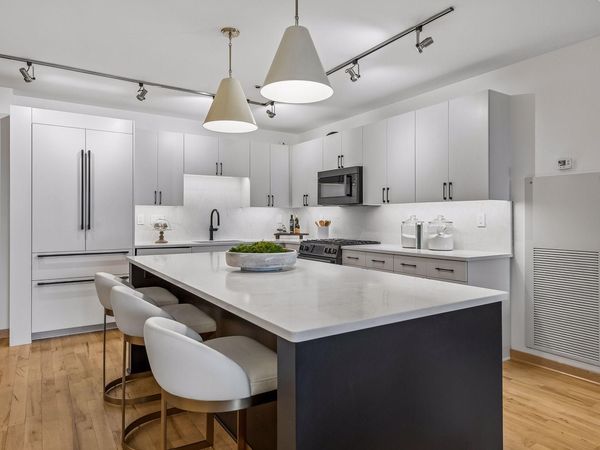 215 10th Avenue S, Unit 321, Minneapolis, MN 55415