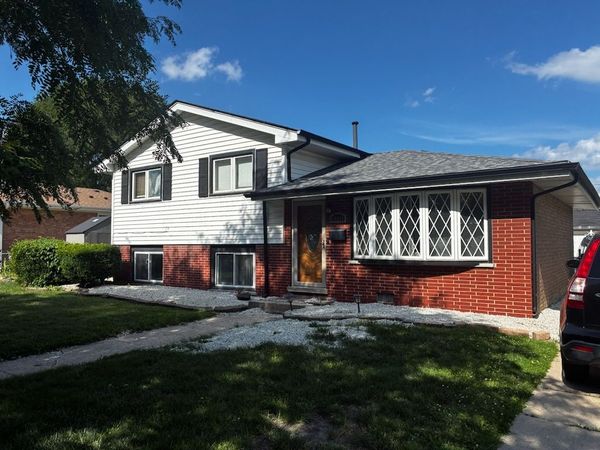 10349 NASHVILLE Avenue, Chicago Ridge, IL 60415
