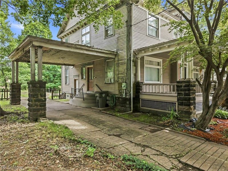 236 N Heights Avenue, Youngstown, OH 44505 Photo 3